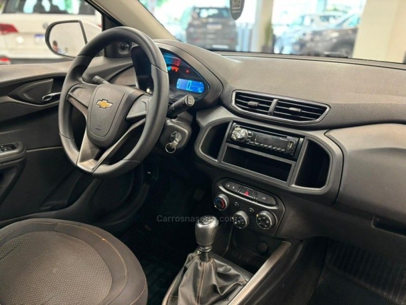 CHEVROLET ONIX 1.4 MPFI LT 8V 2013/2014 LUIGGI AUTOMÓVEIS CARLOS BARBOSA / Carros no Vale