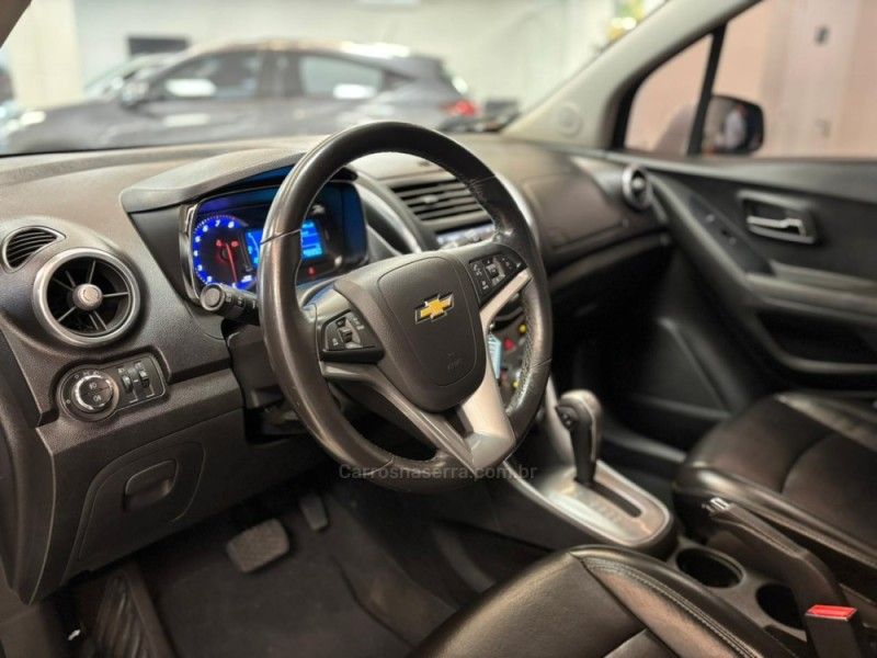 CHEVROLET TRACKER 1.8 MPFI LTZ 4X2 16V 2014/2014 LUIGGI AUTOMÓVEIS CARLOS BARBOSA / Carros no Vale