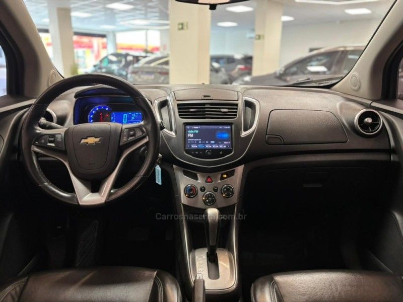 CHEVROLET TRACKER 1.8 MPFI LTZ 4X2 16V 2014/2014 LUIGGI AUTOMÓVEIS CARLOS BARBOSA / Carros no Vale