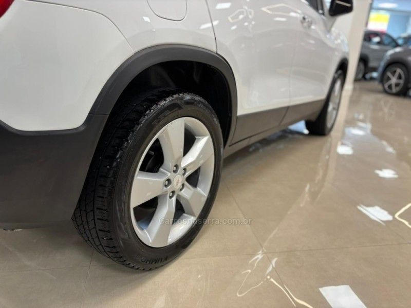 CHEVROLET TRACKER 1.8 MPFI LTZ 4X2 16V 2014/2014 LUIGGI AUTOMÓVEIS CARLOS BARBOSA / Carros no Vale