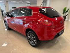 FIAT BRAVO 1.8 ESSENCE 16V 2013/2014 LUIGGI AUTOMÓVEIS CARLOS BARBOSA / Carros no Vale