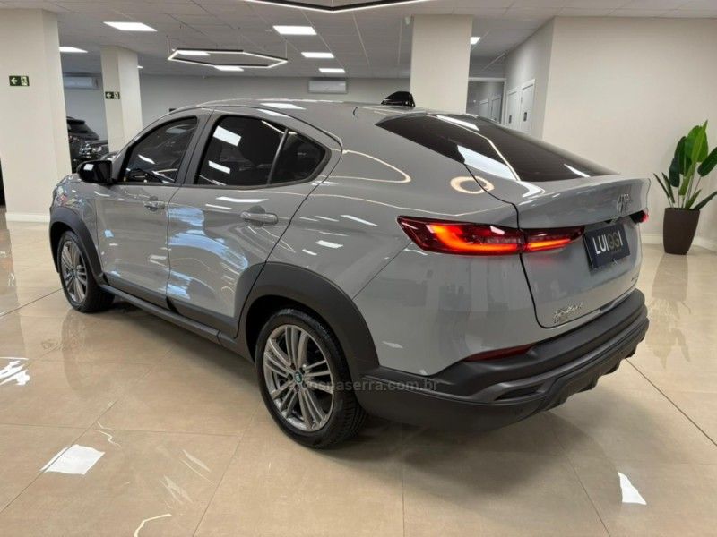 FIAT FASTBACK 1.0 200 TURBO DRIVE 2023/2024 LUIGGI AUTOMÓVEIS CARLOS BARBOSA / Carros no Vale