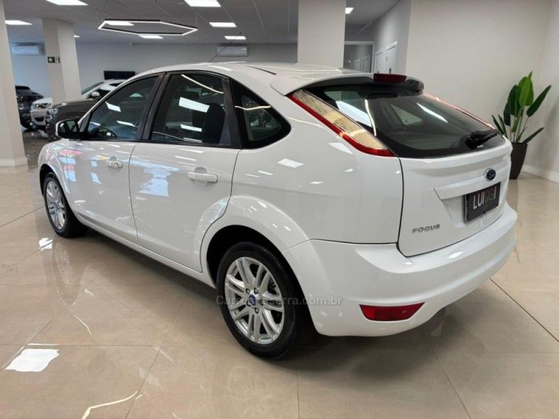 FORD FOCUS 2.0 HC 16V 2010/2011 LUIGGI AUTOMÓVEIS CARLOS BARBOSA / Carros no Vale