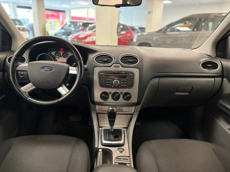 FORD FOCUS 2.0 HC 16V 2010/2011 LUIGGI AUTOMÓVEIS CARLOS BARBOSA / Carros no Vale