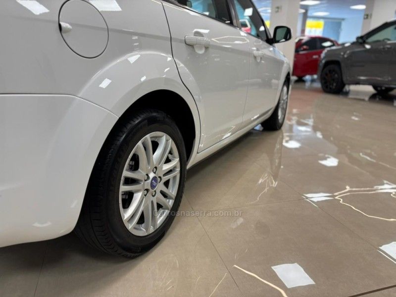 FORD FOCUS 2.0 HC 16V 2010/2011 LUIGGI AUTOMÓVEIS CARLOS BARBOSA / Carros no Vale