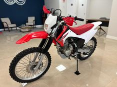 Honda Motos CRF 230F 2016/2016 LUIGGI AUTOMÓVEIS CARLOS BARBOSA / Carros no Vale