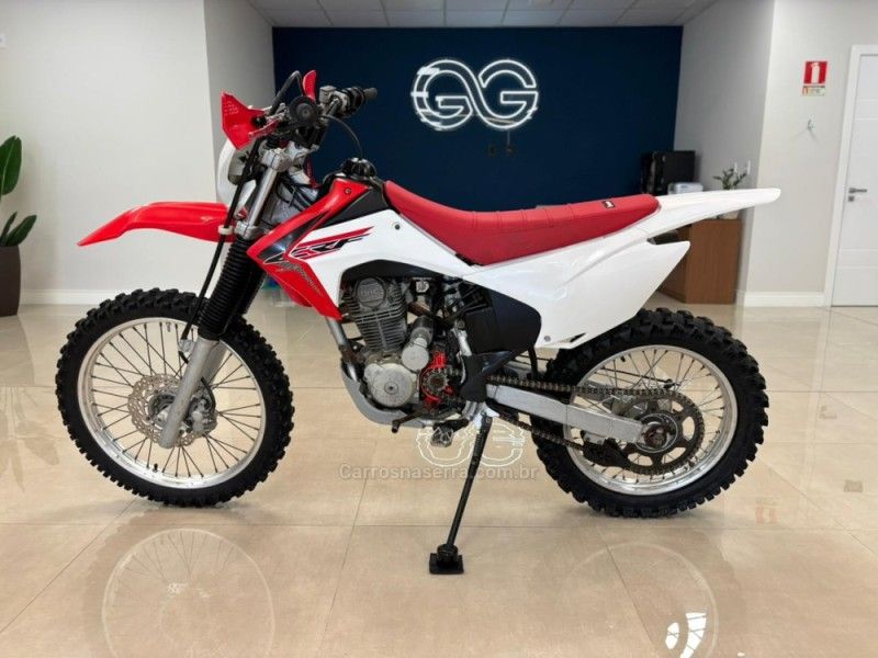 Honda Motos CRF 230F 2016/2016 LUIGGI AUTOMÓVEIS CARLOS BARBOSA / Carros no Vale