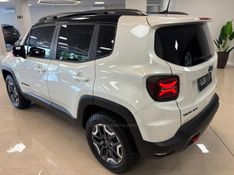 JEEP RENEGADE 1.3 TRAILHAWK T270 16V TURBO 4×4 2022/2022 LUIGGI AUTOMÓVEIS CARLOS BARBOSA / Carros no Vale