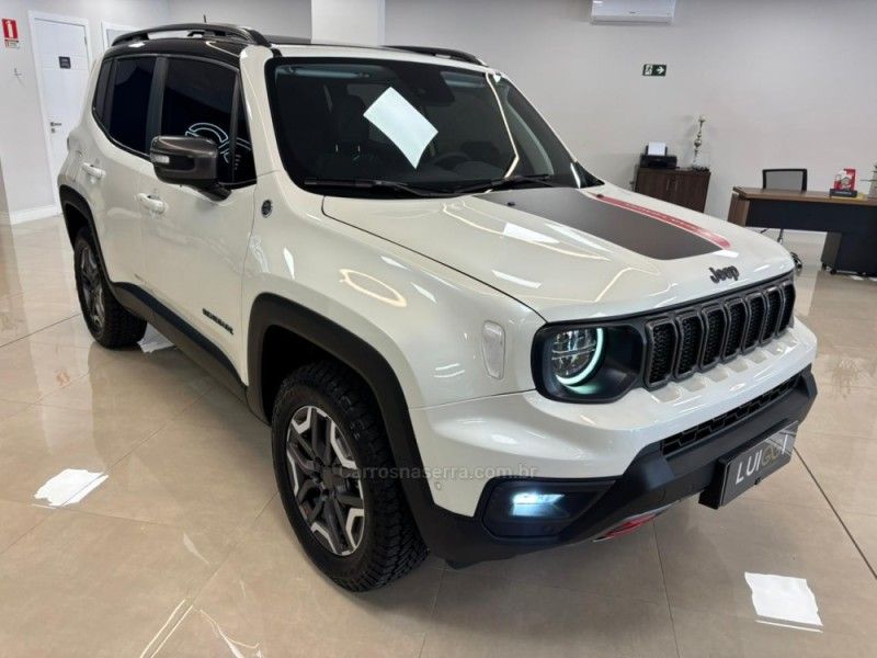 JEEP RENEGADE 1.3 TRAILHAWK T270 16V TURBO 4×4 2022/2022 LUIGGI AUTOMÓVEIS CARLOS BARBOSA / Carros no Vale