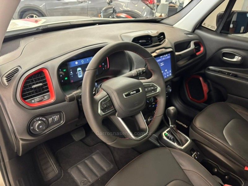 JEEP RENEGADE 1.3 TRAILHAWK T270 16V TURBO 4×4 2022/2022 LUIGGI AUTOMÓVEIS CARLOS BARBOSA / Carros no Vale
