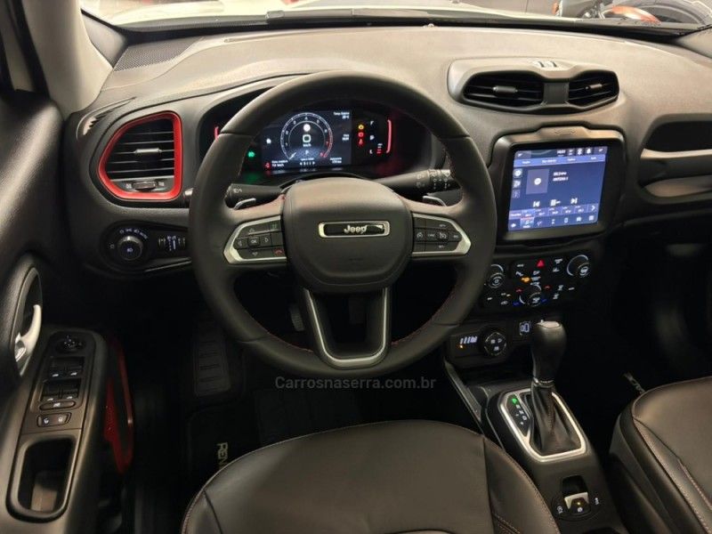JEEP RENEGADE 1.3 TRAILHAWK T270 16V TURBO 4×4 2022/2022 LUIGGI AUTOMÓVEIS CARLOS BARBOSA / Carros no Vale