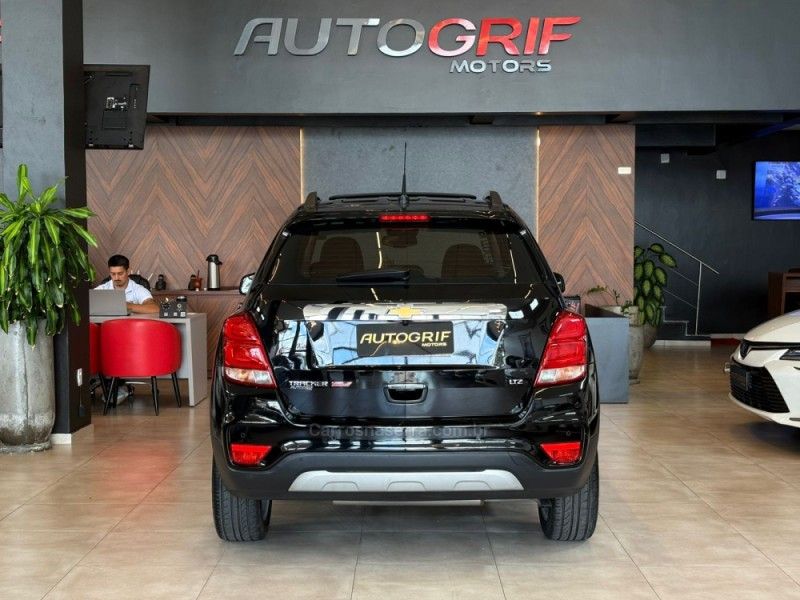 CHEVROLET TRACKER 1.4 16V TURBO LTZ 2017/2017 AUTOGRIF MOTORS CAMPO BOM / Carros no Vale