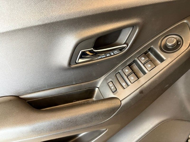 CHEVROLET TRACKER 1.4 16V TURBO LTZ 2017/2017 AUTOGRIF MOTORS CAMPO BOM / Carros no Vale