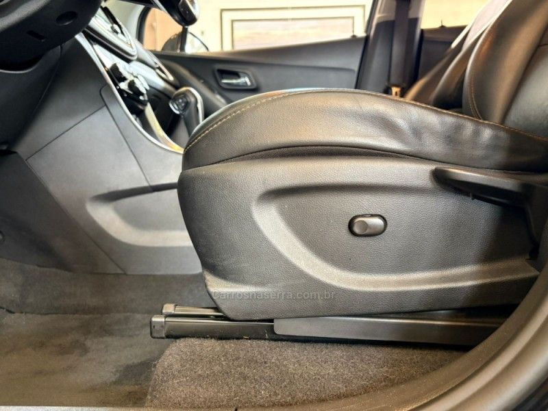 CHEVROLET TRACKER 1.4 16V TURBO LTZ 2017/2017 AUTOGRIF MOTORS CAMPO BOM / Carros no Vale