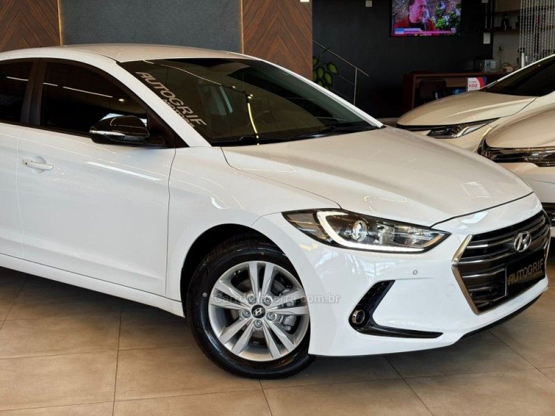 HYUNDAI ELANTRA 2.0 GLS 16V 2017/2017 AUTOGRIF MOTORS CAMPO BOM / Carros no Vale