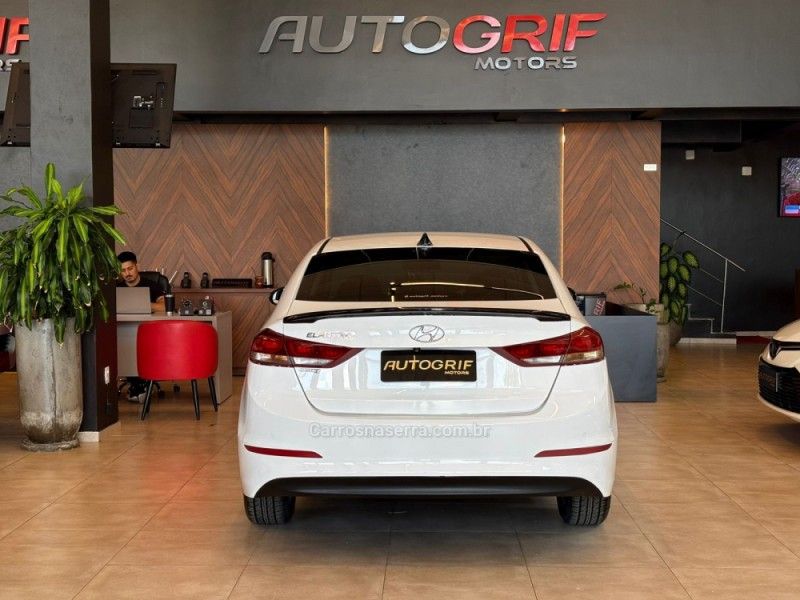 HYUNDAI ELANTRA 2.0 GLS 16V 2017/2017 AUTOGRIF MOTORS CAMPO BOM / Carros no Vale
