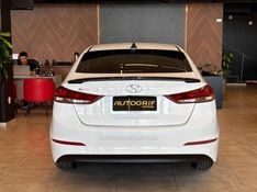 HYUNDAI ELANTRA 2.0 GLS 16V 2017/2017 AUTOGRIF MOTORS CAMPO BOM / Carros no Vale