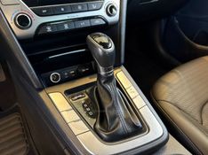 HYUNDAI ELANTRA 2.0 GLS 16V 2017/2017 AUTOGRIF MOTORS CAMPO BOM / Carros no Vale