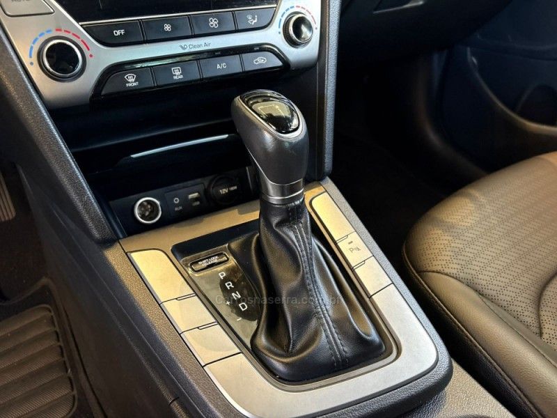 HYUNDAI ELANTRA 2.0 GLS 16V 2017/2017 AUTOGRIF MOTORS CAMPO BOM / Carros no Vale