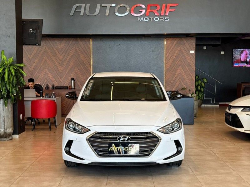 HYUNDAI ELANTRA 2.0 GLS 16V 2017/2017 AUTOGRIF MOTORS CAMPO BOM / Carros no Vale