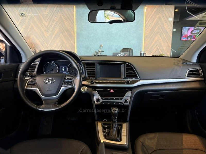 HYUNDAI ELANTRA 2.0 GLS 16V 2017/2017 AUTOGRIF MOTORS CAMPO BOM / Carros no Vale