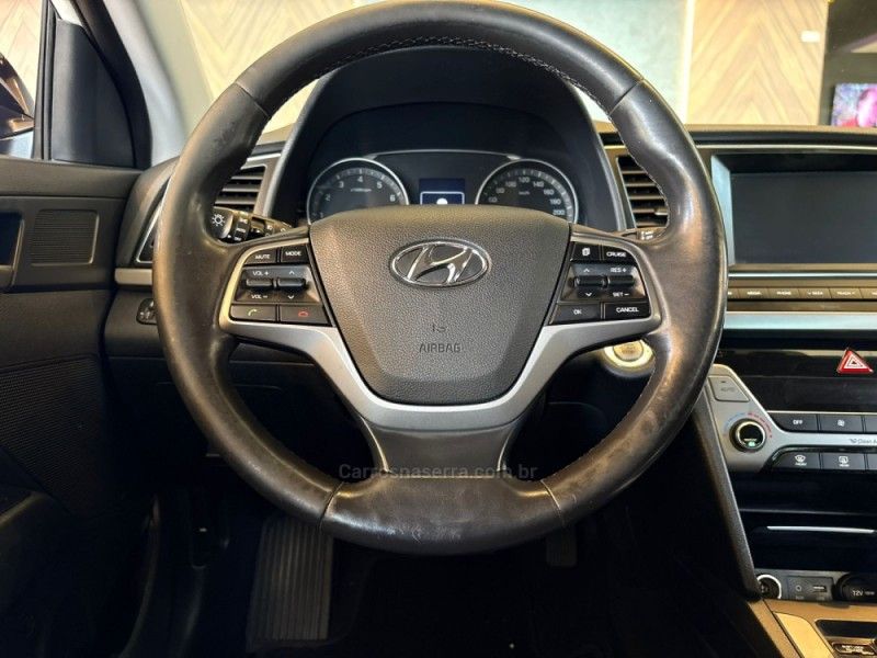 HYUNDAI ELANTRA 2.0 GLS 16V 2017/2017 AUTOGRIF MOTORS CAMPO BOM / Carros no Vale