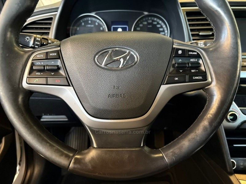 HYUNDAI ELANTRA 2.0 GLS 16V 2017/2017 AUTOGRIF MOTORS CAMPO BOM / Carros no Vale