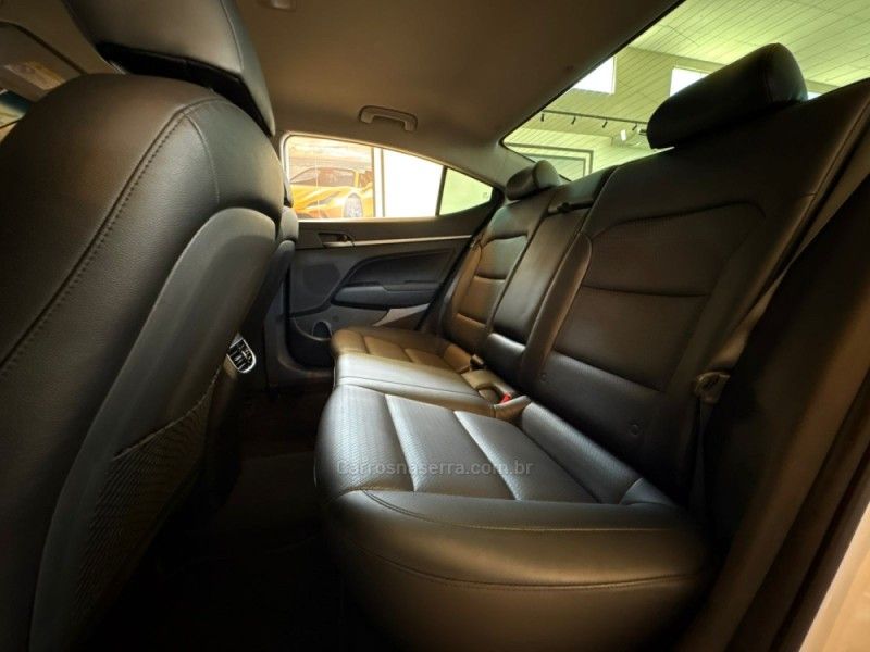 HYUNDAI ELANTRA 2.0 GLS 16V 2017/2017 AUTOGRIF MOTORS CAMPO BOM / Carros no Vale