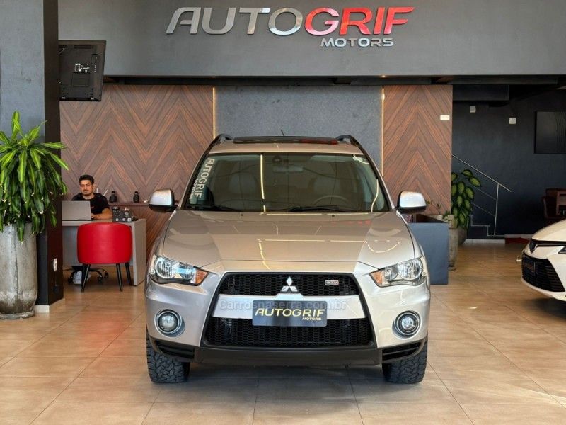 MITSUBISHI OUTLANDER 3.0 GT4 4X4 V6 24V 2010/2011 AUTOGRIF MOTORS CAMPO BOM / Carros no Vale