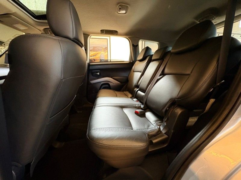 MITSUBISHI OUTLANDER 3.0 GT4 4X4 V6 24V 2010/2011 AUTOGRIF MOTORS CAMPO BOM / Carros no Vale
