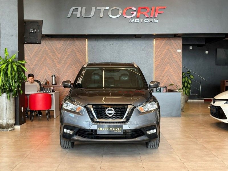 NISSAN KICKS 1.6 16V SL XTRONIC 2017/2017 AUTOGRIF MOTORS CAMPO BOM / Carros no Vale