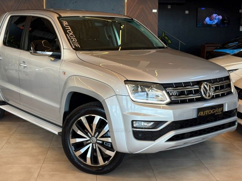 VOLKSWAGEN AMAROK 3.0 V6 TDI HIGHLINE CD 4MOTION 2018/2018 AUTOGRIF MOTORS CAMPO BOM / Carros no Vale