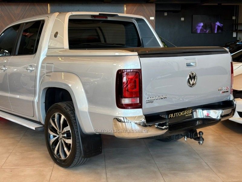 VOLKSWAGEN AMAROK 3.0 V6 TDI HIGHLINE CD 4MOTION 2018/2018 AUTOGRIF MOTORS CAMPO BOM / Carros no Vale
