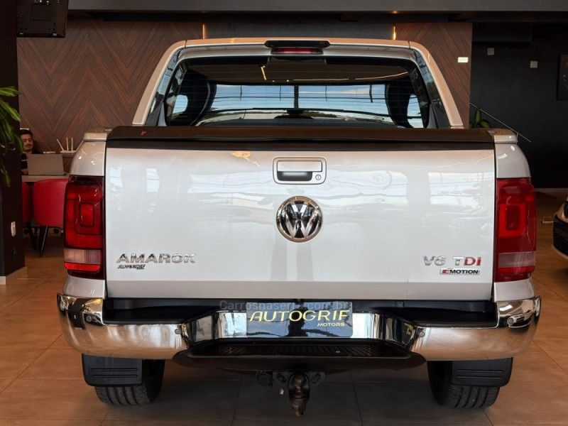 VOLKSWAGEN AMAROK 3.0 V6 TDI HIGHLINE CD 4MOTION 2018/2018 AUTOGRIF MOTORS CAMPO BOM / Carros no Vale