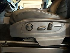 VOLKSWAGEN AMAROK 3.0 V6 TDI HIGHLINE CD 4MOTION 2018/2018 AUTOGRIF MOTORS CAMPO BOM / Carros no Vale