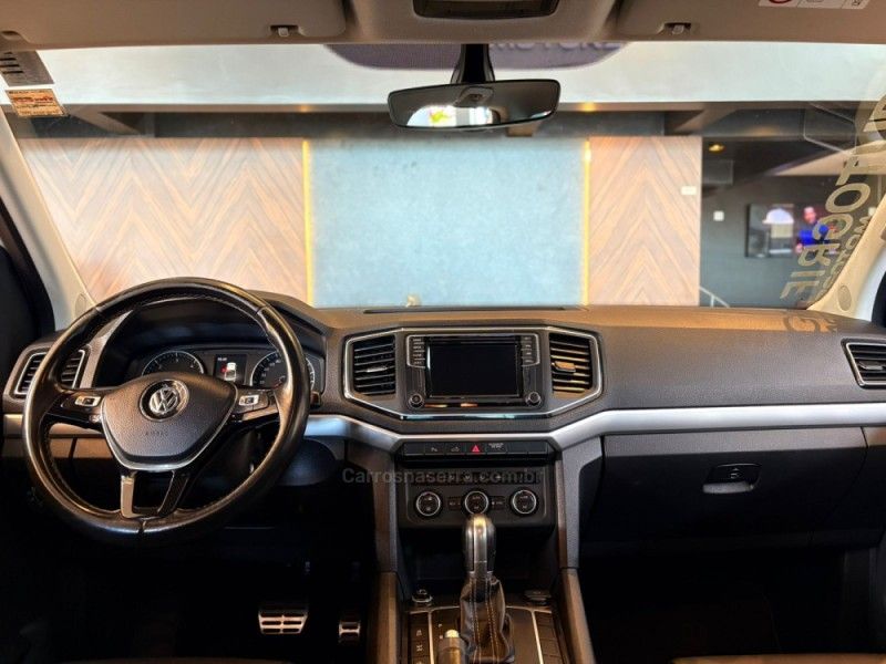 VOLKSWAGEN AMAROK 3.0 V6 TDI HIGHLINE CD 4MOTION 2018/2018 AUTOGRIF MOTORS CAMPO BOM / Carros no Vale