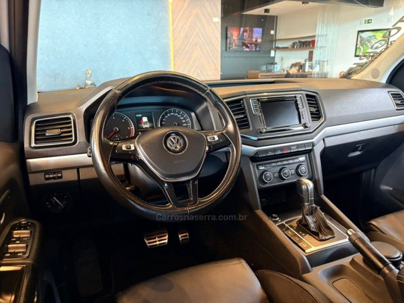 VOLKSWAGEN AMAROK 3.0 V6 TDI HIGHLINE CD 4MOTION 2018/2018 AUTOGRIF MOTORS CAMPO BOM / Carros no Vale