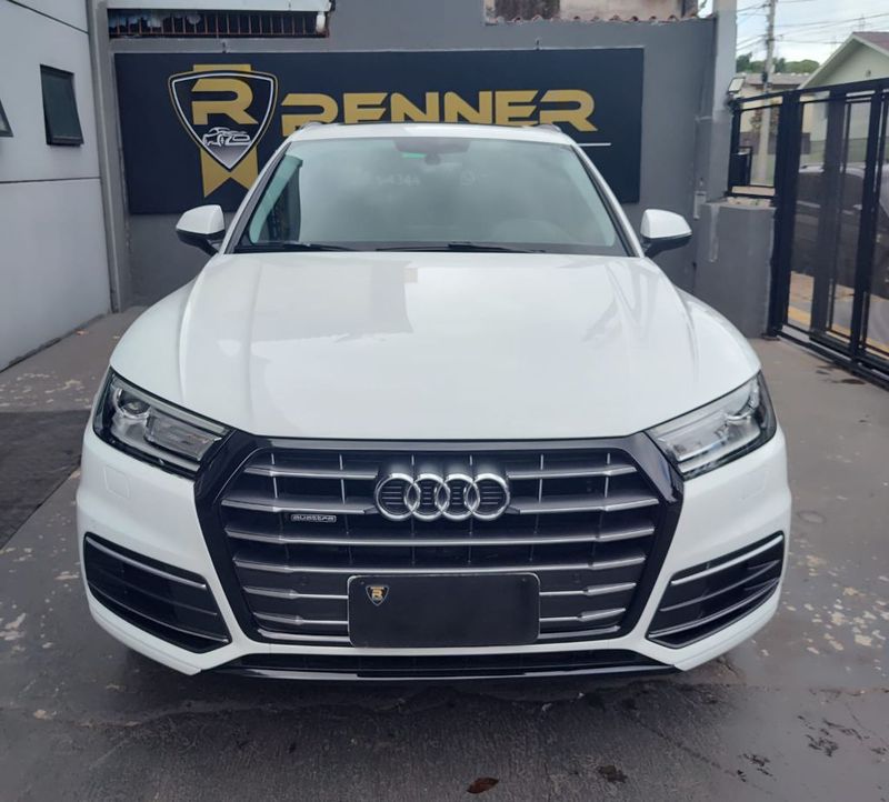 Audi Q5 Ambiente 2.0 TFSI Quattro S Tronic 2017/2018 RENNER AUTOMÓVEIS LAJEADO / Carros no Vale