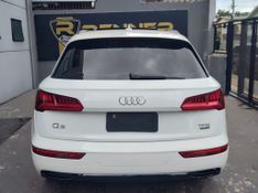 Audi Q5 Ambiente 2.0 TFSI Quattro S Tronic 2017/2018 RENNER AUTOMÓVEIS LAJEADO / Carros no Vale