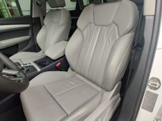 Audi Q5 Ambiente 2.0 TFSI Quattro S Tronic 2017/2018 RENNER AUTOMÓVEIS LAJEADO / Carros no Vale