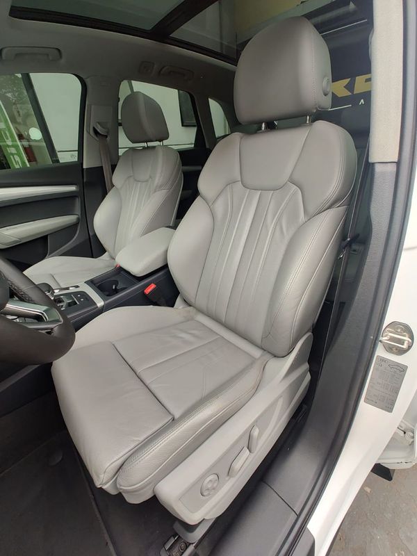 Audi Q5 Ambiente 2.0 TFSI Quattro S Tronic 2017/2018 RENNER AUTOMÓVEIS LAJEADO / Carros no Vale