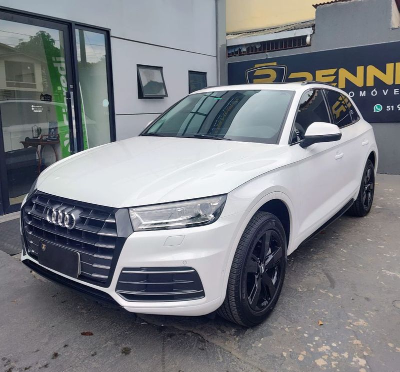 Audi Q5 Ambiente 2.0 TFSI Quattro S Tronic 2017/2018 RENNER AUTOMÓVEIS LAJEADO / Carros no Vale