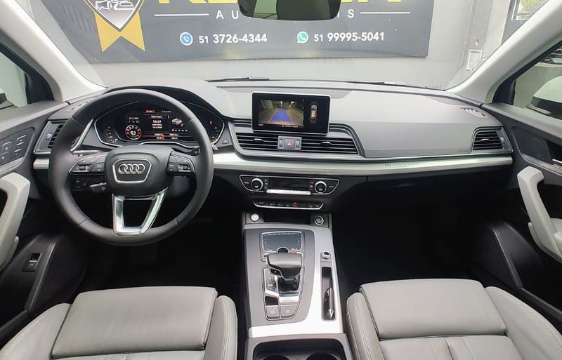 Audi Q5 Ambiente 2.0 TFSI Quattro S Tronic 2017/2018 RENNER AUTOMÓVEIS LAJEADO / Carros no Vale