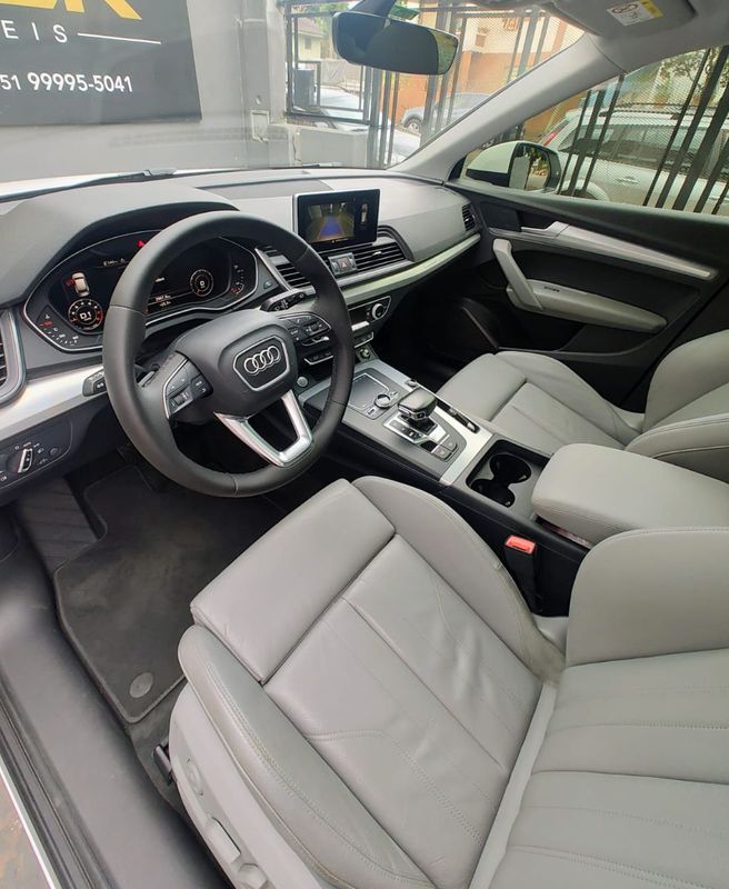 Audi Q5 Ambiente 2.0 TFSI Quattro S Tronic 2017/2018 RENNER AUTOMÓVEIS LAJEADO / Carros no Vale