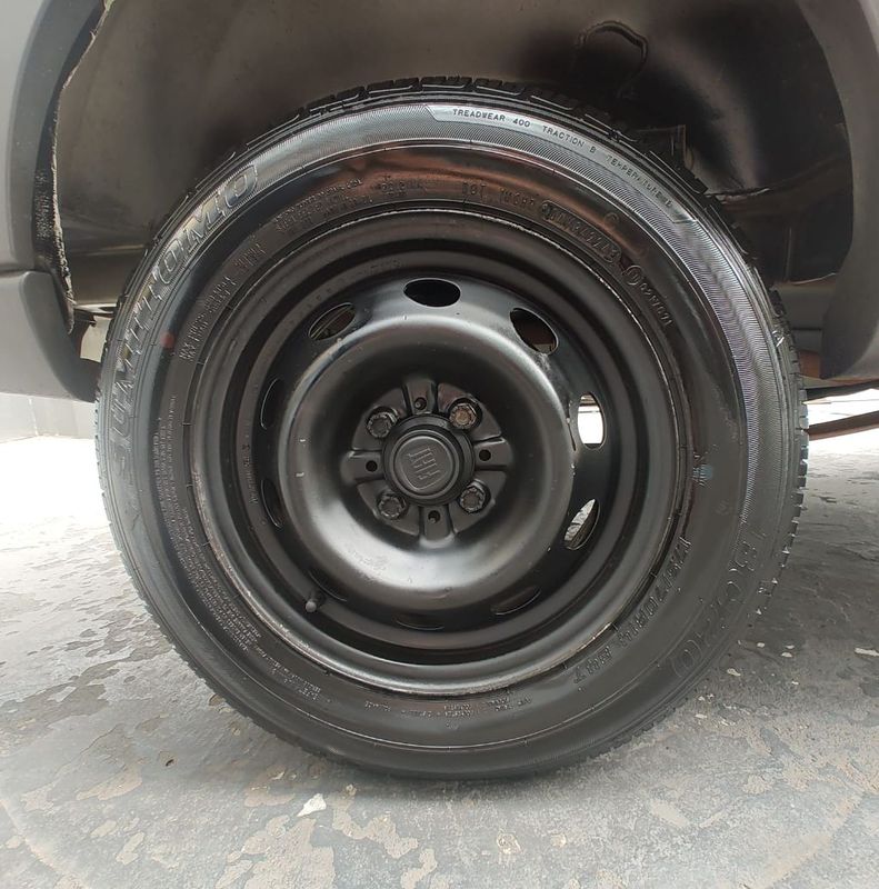 Fiat Strada Working 1.4 Mpi Fire 8V CS 2013/2013 RENNER AUTOMÓVEIS LAJEADO / Carros no Vale