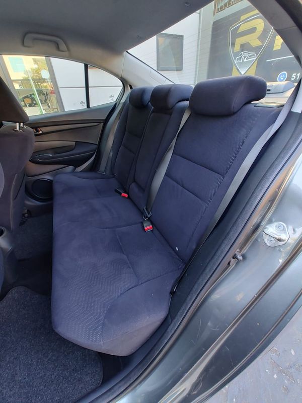 Honda CITY Sedan LX 1.5 16V 2013/2013 RENNER AUTOMÓVEIS LAJEADO / Carros no Vale