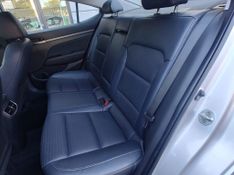 Hyundai Elantra Special Edit 2.0 16V 2016/2017 RENNER AUTOMÓVEIS LAJEADO / Carros no Vale