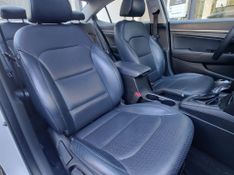 Hyundai Elantra Special Edit 2.0 16V 2016/2017 RENNER AUTOMÓVEIS LAJEADO / Carros no Vale