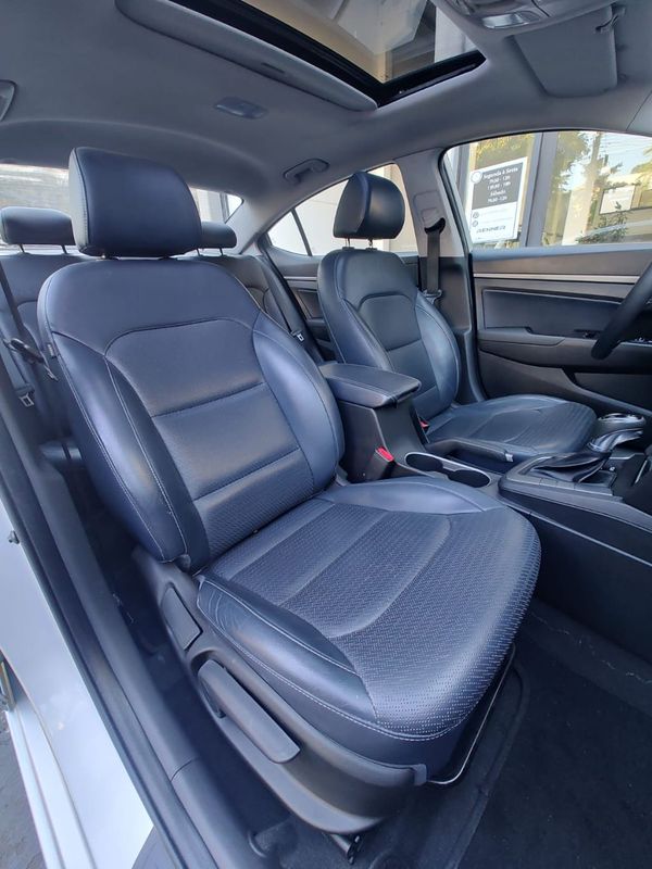 Hyundai Elantra Special Edit 2.0 16V 2016/2017 RENNER AUTOMÓVEIS LAJEADO / Carros no Vale Hyundai Elantra Special Edit 2.0 16V 2016/2017 RENNER AUTOMÓVEIS LAJEADO / Carros no Vale