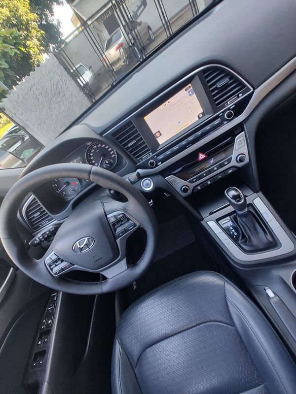 Hyundai Elantra Special Edit 2.0 16V 2016/2017 RENNER AUTOMÓVEIS LAJEADO / Carros no Vale Hyundai Elantra Special Edit 2.0 16V 2016/2017 RENNER AUTOMÓVEIS LAJEADO / Carros no Vale